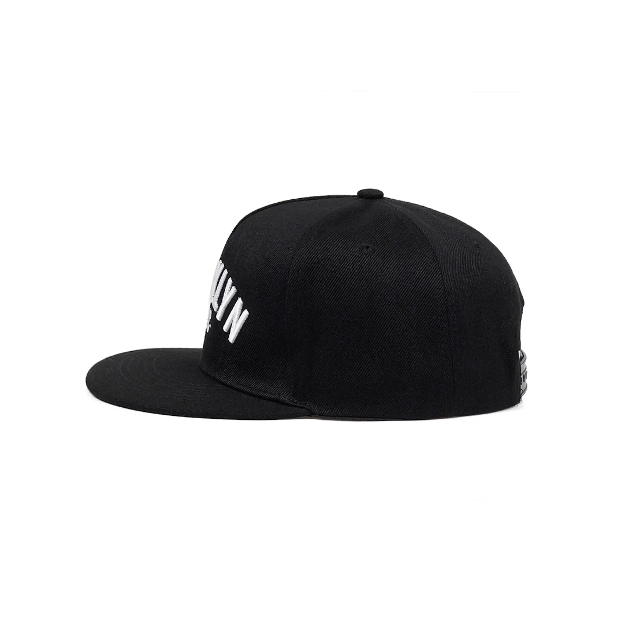 Boné snap back-BROOKLYN letter
