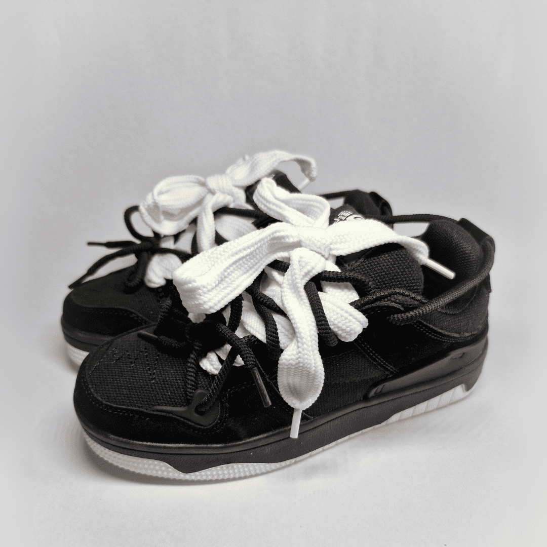 Sneaker Monokrome- 636